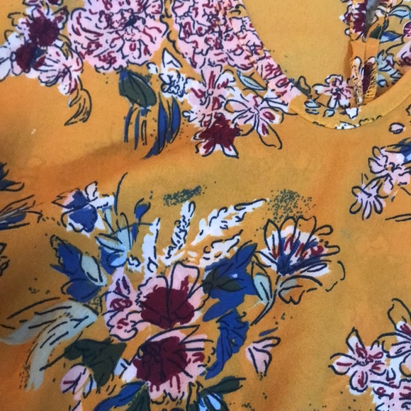 ⚡️FINAL PRICE⚡️ Live 4 Truth Flower Boho Top - Picture 9 of 15